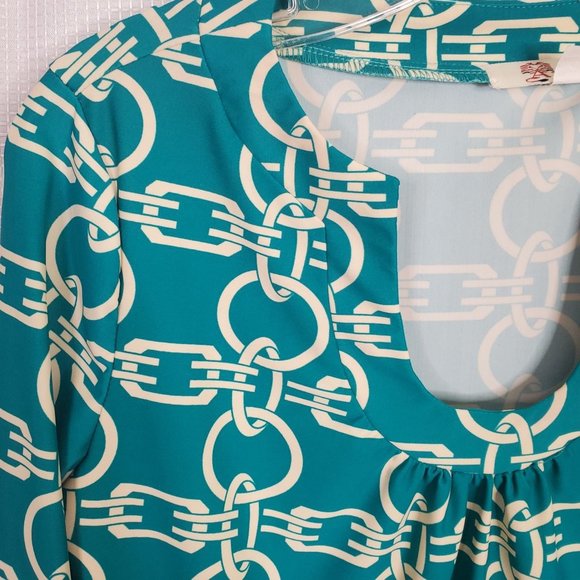 Aryeh Sz M Shirt Scoop Pullover 3/4 Ruffle Bell Sleeve Stretch Linked Chains - Picture 4 of 7